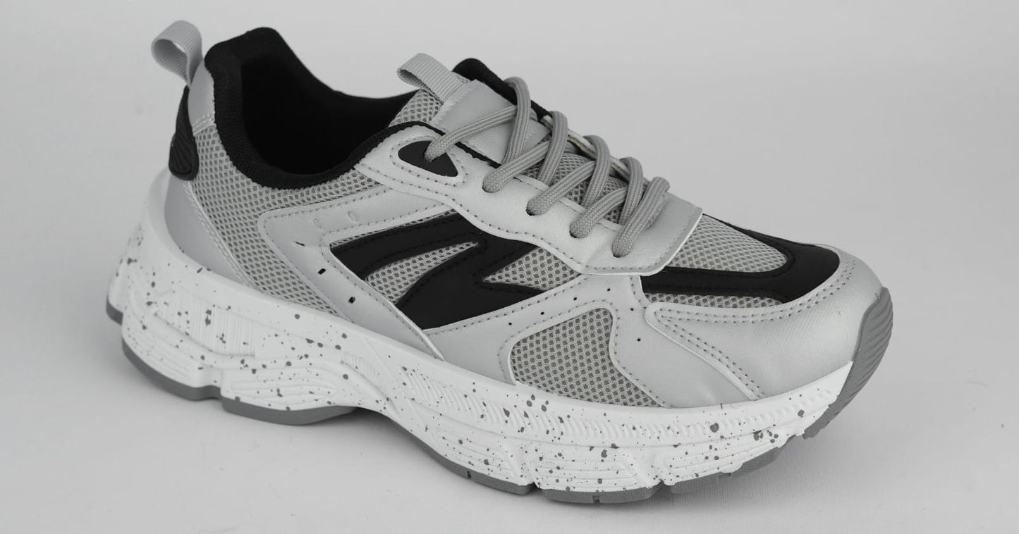 New Balance- White/Beige