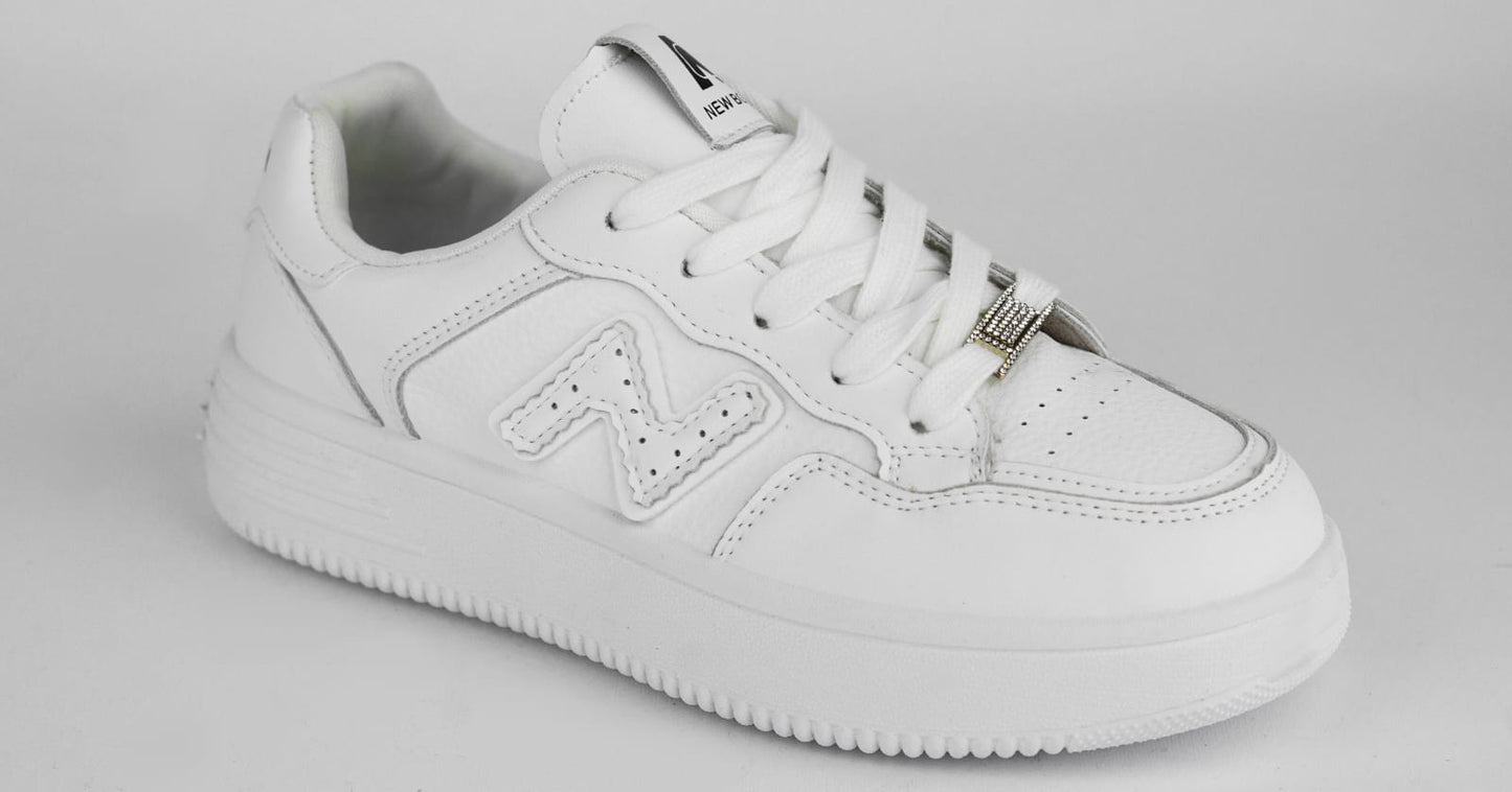 New Balance- White/Silver