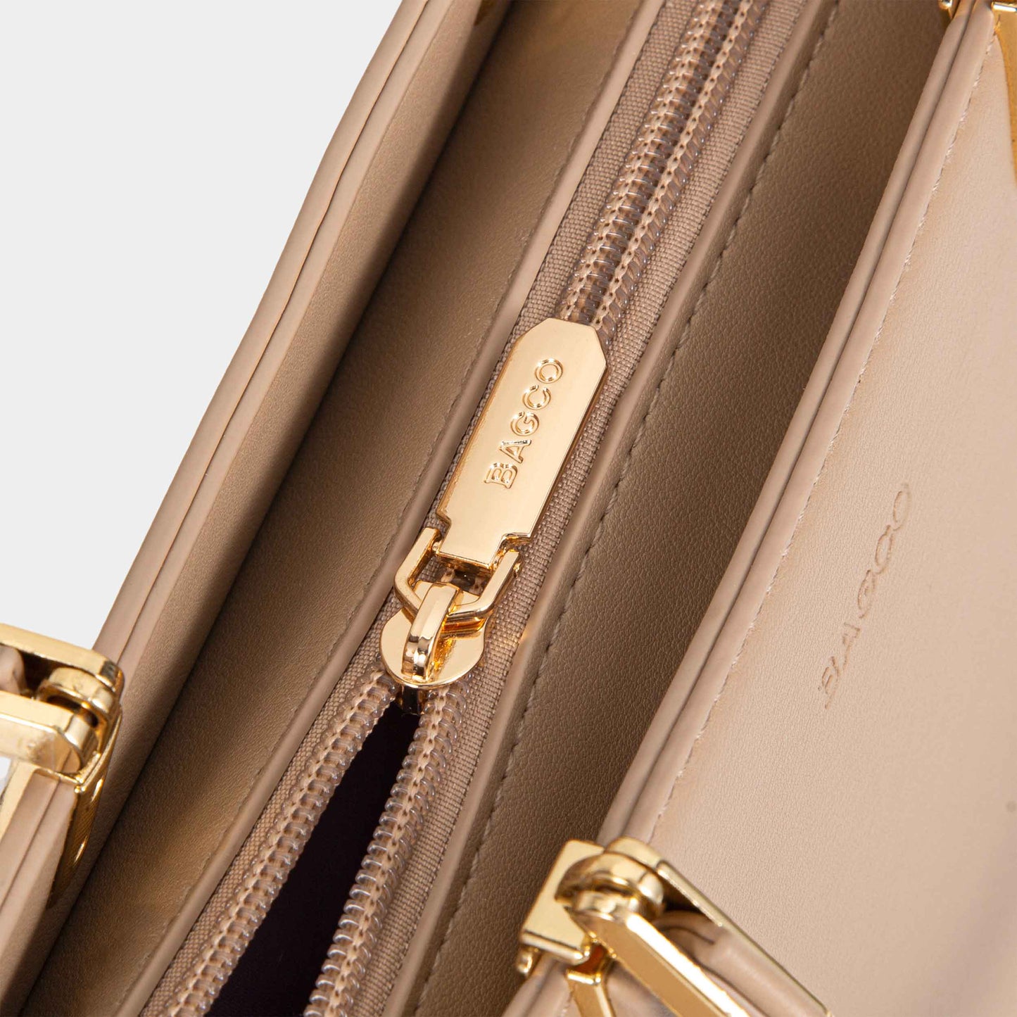 EK012409058 beige