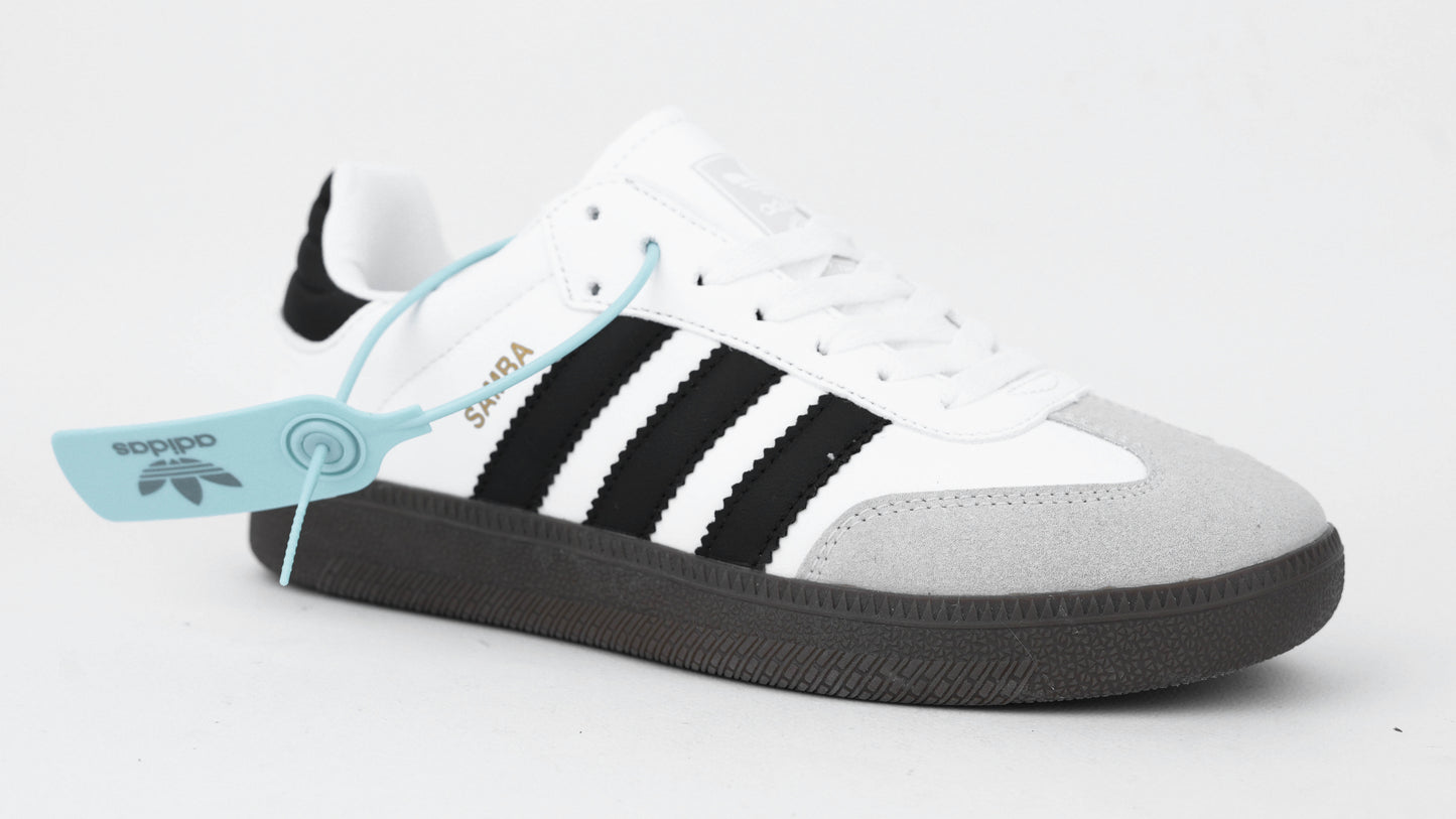 2122 black/white