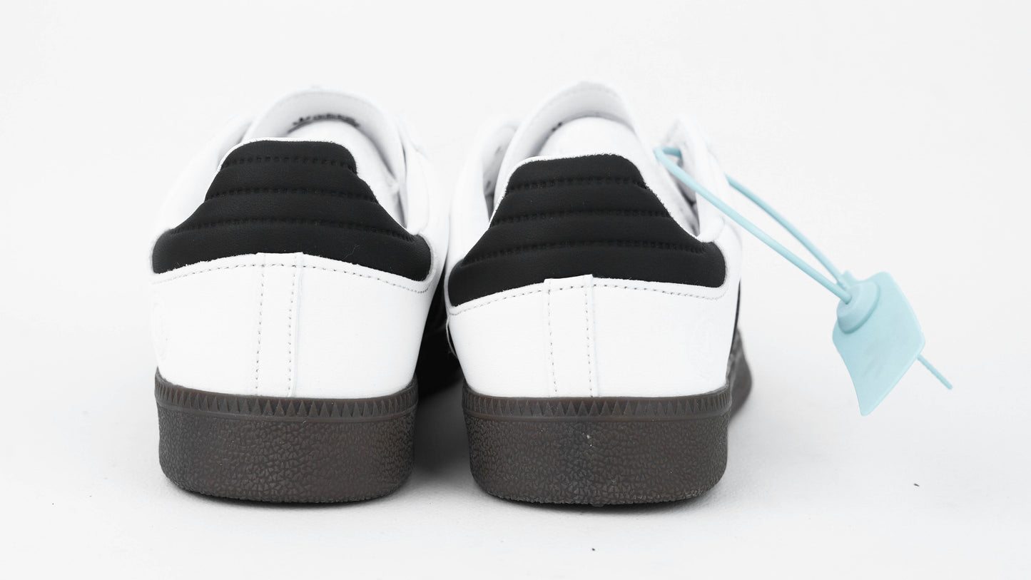 2122 white /  black