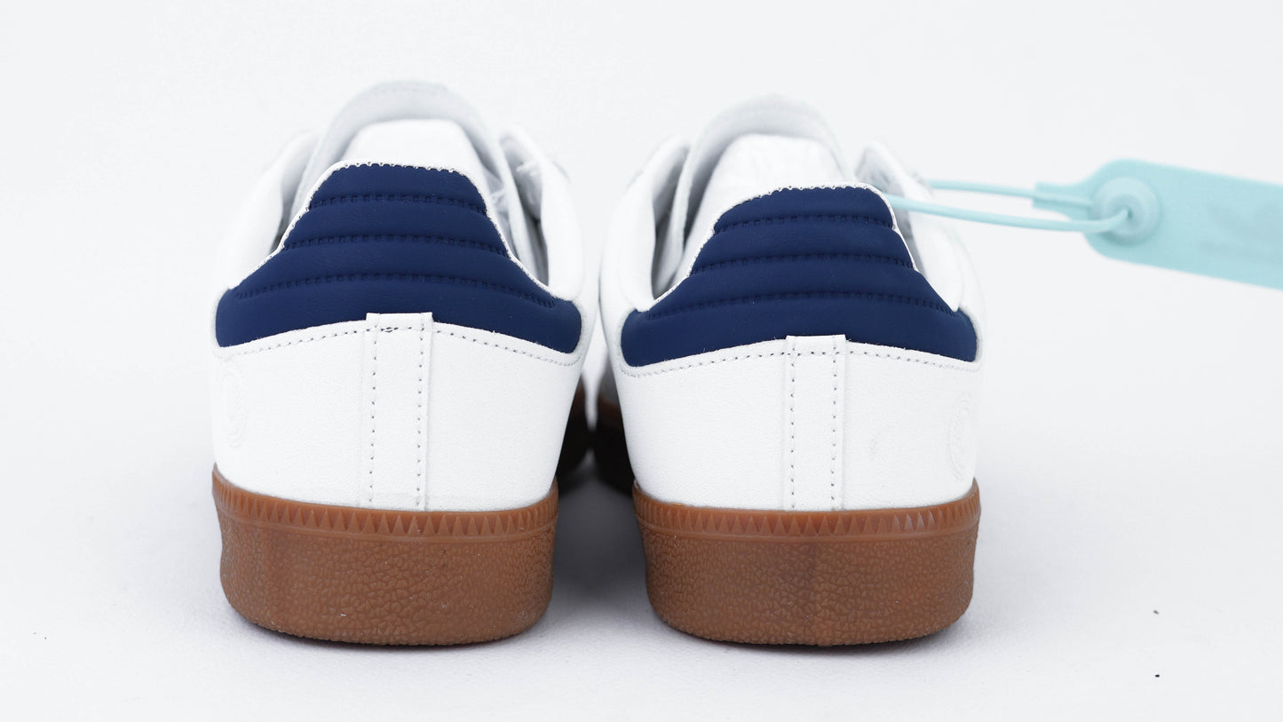 2122 white / blue / red