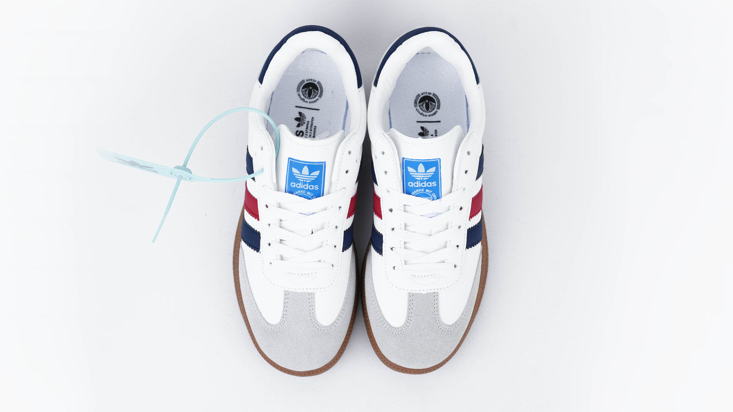 2122 white / blue / red