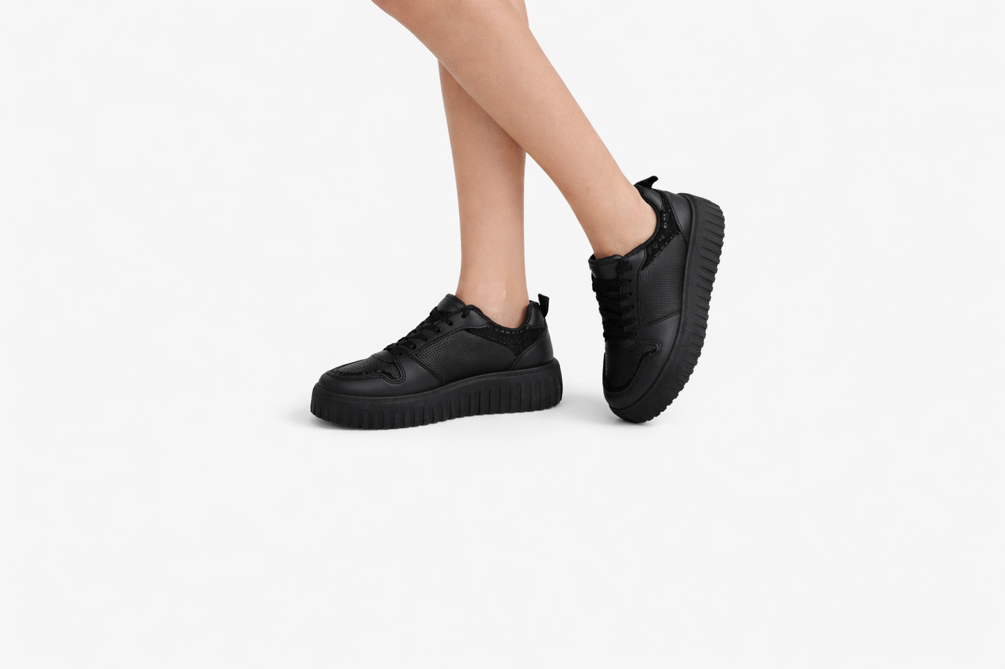 A16 black