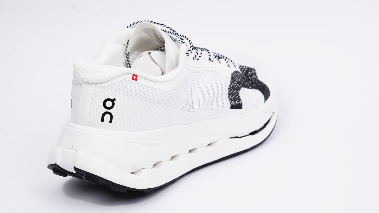 w01 white / black