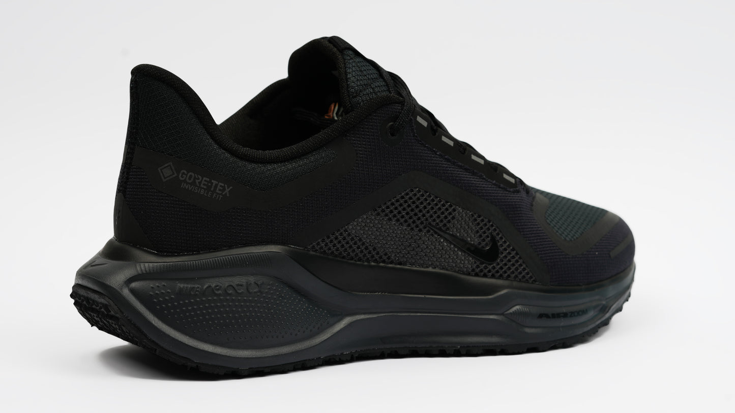 ss05 all black