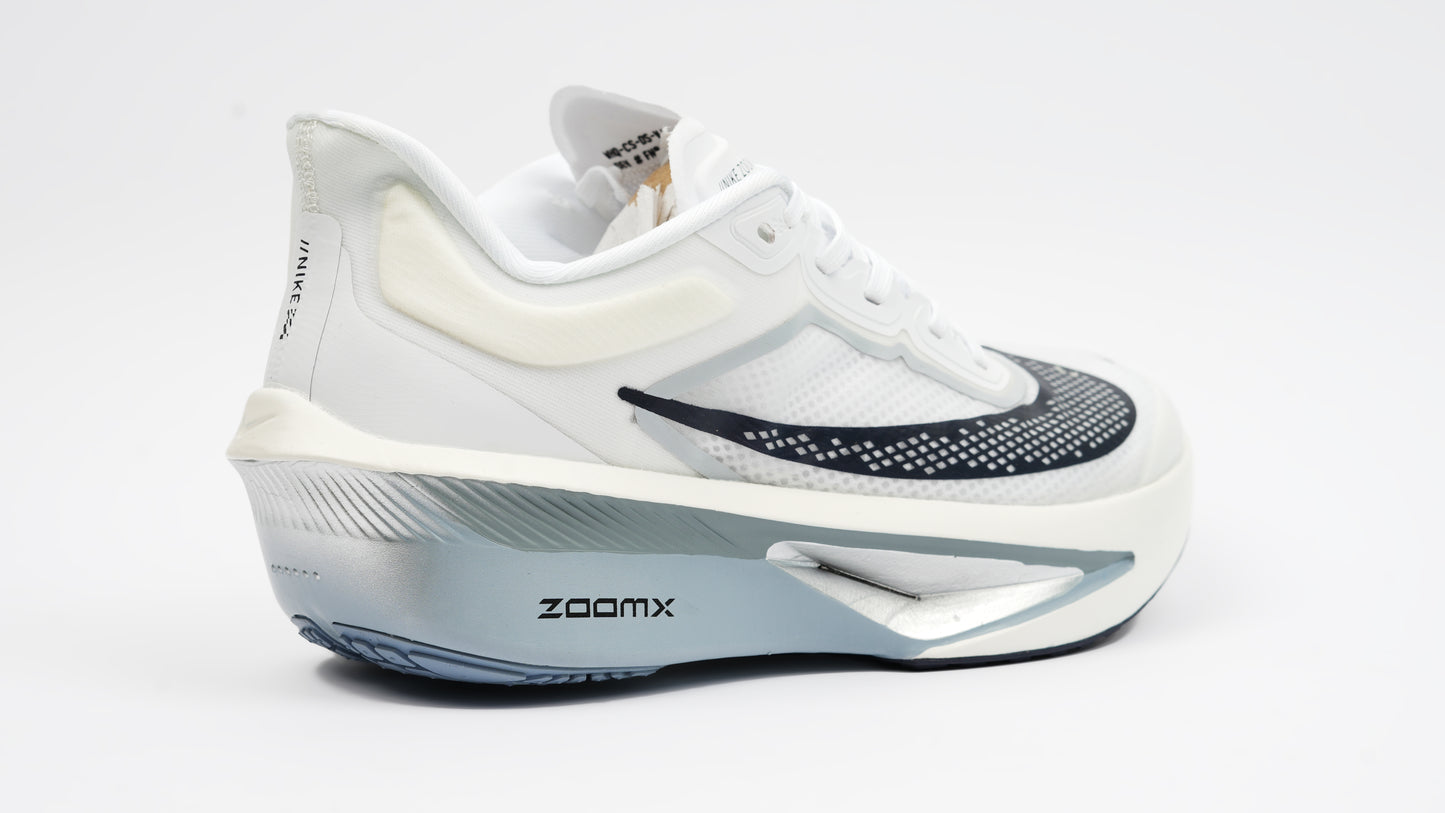 SS25 white