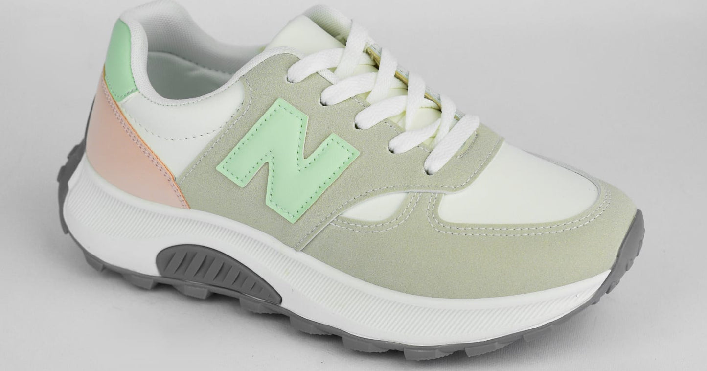 New Balance- White/Grey